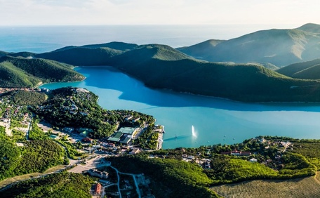 Не нужны ни сайты, ни приложения. 